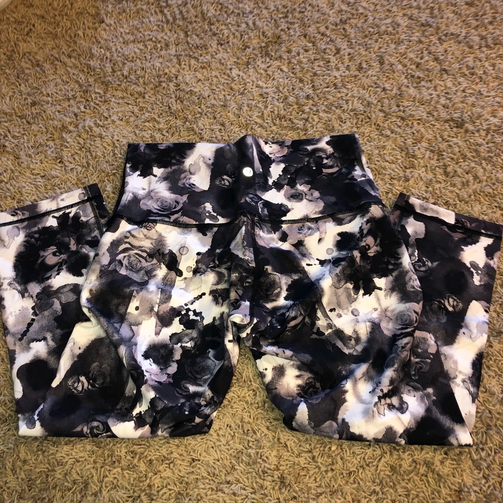 Lululemon high waisted floral crops